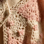 Babyjacke häkeln im romantischen Vintage Stil