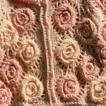 Rosen Baby Cardigan im Vintage Stil